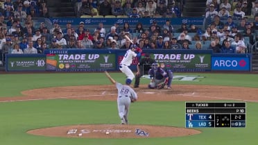 Kyle Tucker singles in the 7th