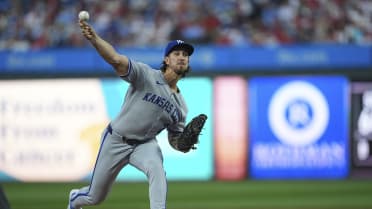 Michael Lorenzen strikes out Harrison Bader