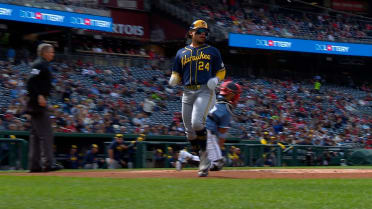 William Contreras scores on a fielding error