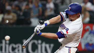 Corey Seager's two-run single