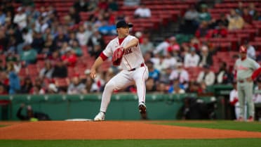 Sonny Gray poncha a Bryce Harper en la 1ra