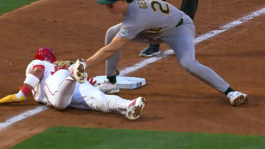 Shea Langeliers nabs Peraza at third after review