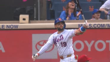 Bo Bichette pega jonrón solitario 