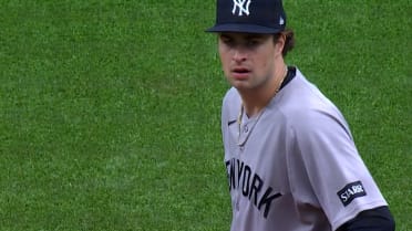 Cam Schlittler poncha a ocho Rays en cinco entradas