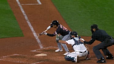 Guardianes toman ventaja en un error