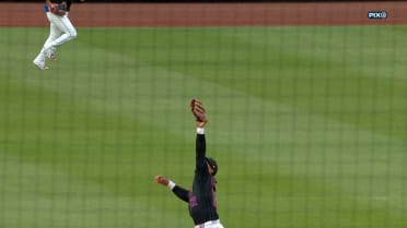 Francisco Lindor's leaping snag