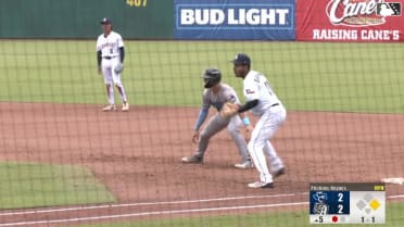 Lucas Spence triples (1) on a sharp line drive to left fielder Kai Murphy. Jason Schiavone scores.