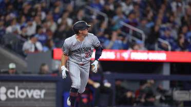 Brooks Lee's solo homer (1)