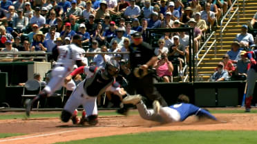 Twins retiran a Nathan Lukes en el plato