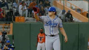 Nico Tellache poncha a tres