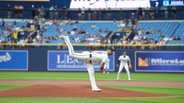 Nick Martinez strikes out Kerry Carpenter