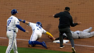 Braden Montgomery nabs Carter Jensen at third