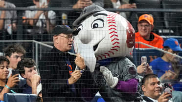 Tom Hanks and Mr. Met aka Wilson look to fix the Mets