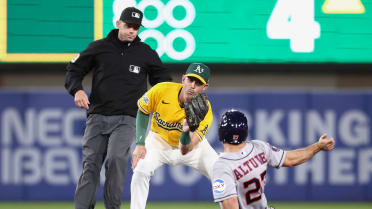 Jonah Heim catches Jose Altuve stealing second