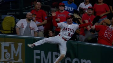 Wade Meckler se roba un jonrón con gran atrapada 