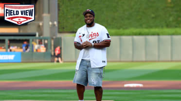 Field View: Vikings' draft class throws first pitch