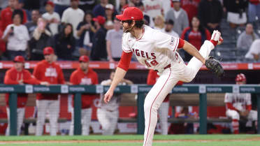 Jordan Romano secures the Angels' win