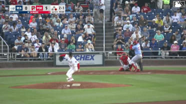 Raylin Heredia homers (21) on a fly ball to left field. Pedro León scores.