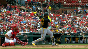 Marcell Ozuna remolca dos con sencillo en el 6to
