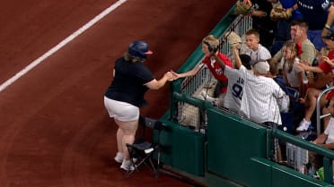 Nationals' ball girl makes a nice grab