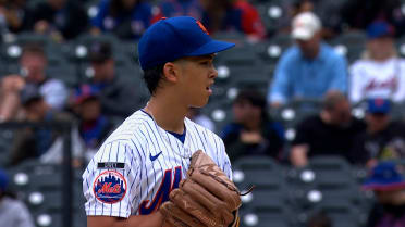 Jonah Tong poncha a Trea Turner
