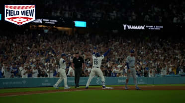 Field View: Max Muncy limpia las bases con doblete