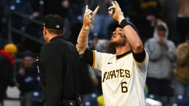 Yasmani Grandal's three-run home run (1)