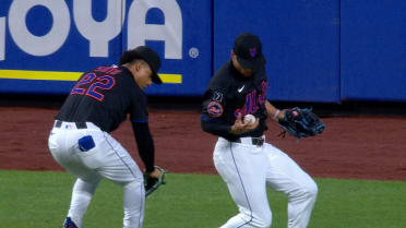 Soto and Taylor collide in center, Conforto safe at 3rd