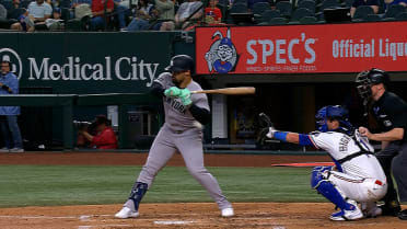 Jasson Domínguez hit by pitch, exits early