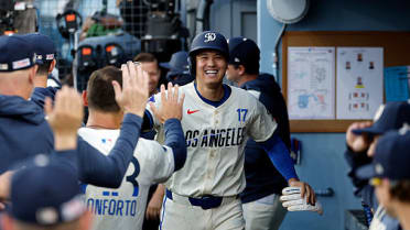 Shohei Ohtani abre con jonrón