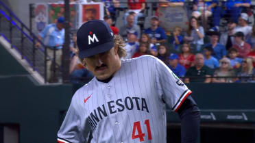 Joe Ryan lanza una joya ante Rangers