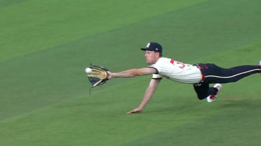 Evan Carter's diving catch