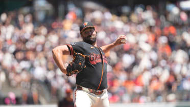 Robbie Ray poncha a Nolan Schanuel