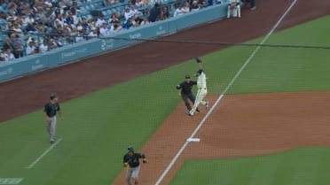 Max Muncy's quick jumping grab gets the out