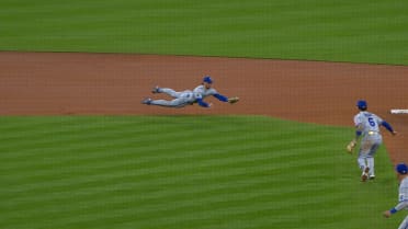 Bobby Witt Jr.'s spectacular diving catch