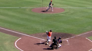 Luis Vázquez's two-run double