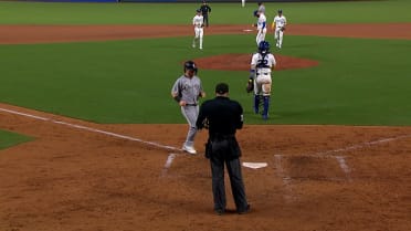 Miguel Vargas' RBI walk