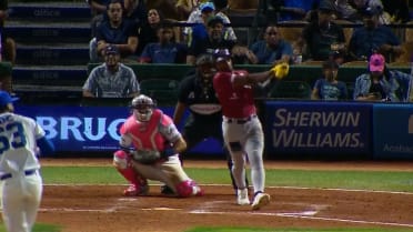 Jonrón solitario de Pablo Reyes