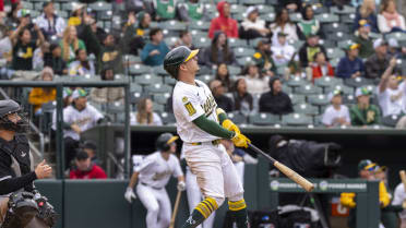 Luis Urías' walk-off two-run homer (4)