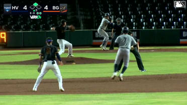 Kaeden Kent singles on a line drive to right fielder Marshall Toole. Enmanuel Tejeda scores. Robbie Burnett to 3rd.