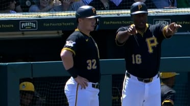 Henry Davis plates a run with bases-loaded walk