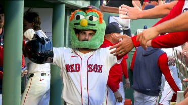 Mickey Gasper's solo home run (6)