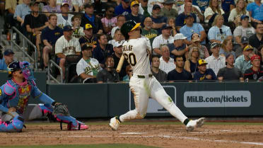 Zack Gelof's solo homer (7)