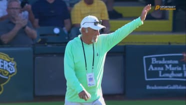 Jim Leyland tosses first pitch for Tigers vs. Pirates