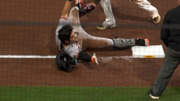 Jung Hoo Lee out at third after challenge