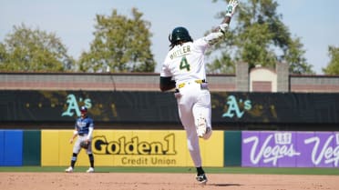 Lawrence Butler's solo home run (9)