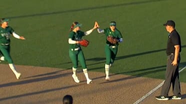 Rachel Becker's slick diving stop