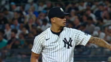 Jonathan Loáisiga induces flyout, escapes jam