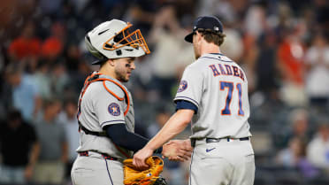 Josh Hader obtiene el salvado