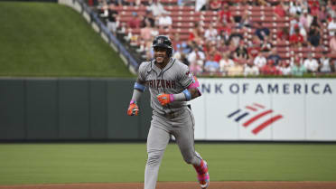 Groover and Marte go back-to-back
